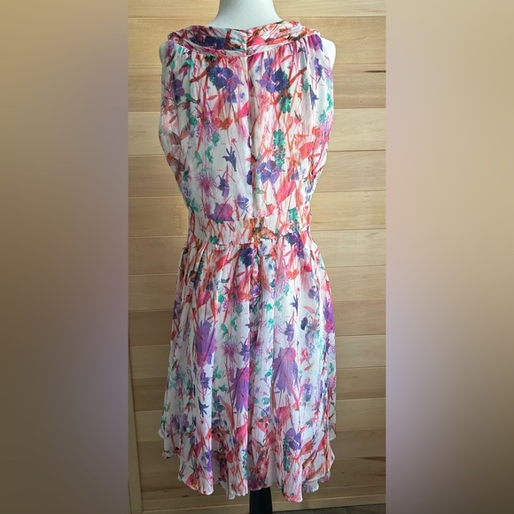 Ricki’s size, small sleeveless floral, dress with back zipper and 2 top buttons - Picture 5 of 12